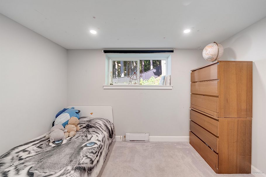 3870 Emerald Drive North Vancouver, BC - 30