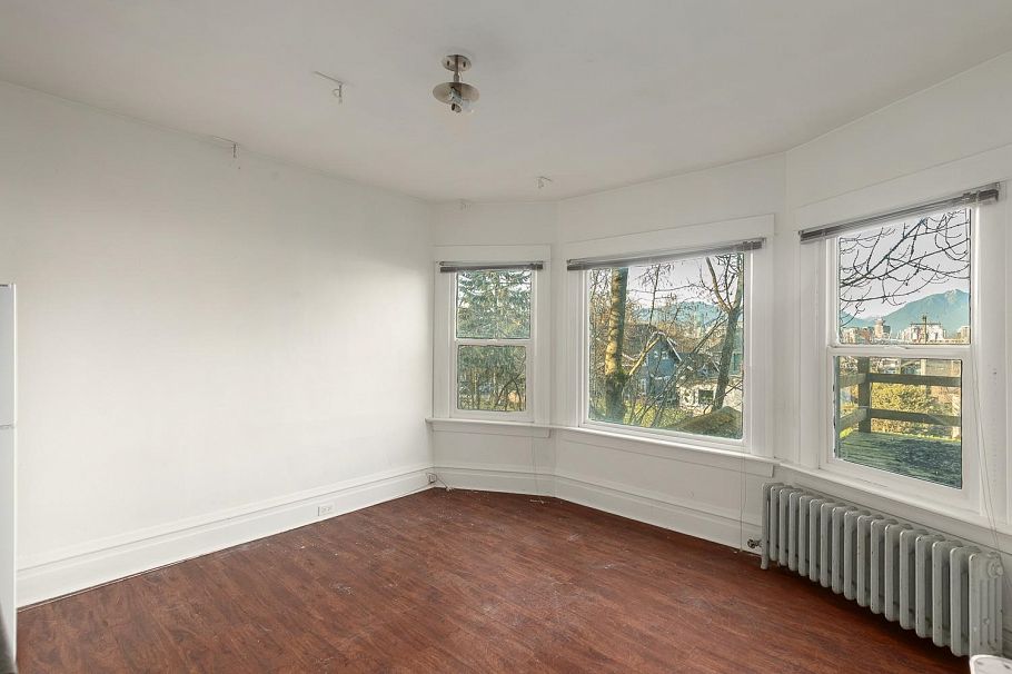 236 W 12th Avenue Vancouver, BC - 5