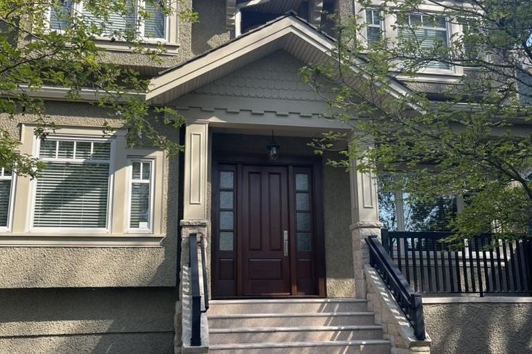 3125 W 38th Avenue Vancouver, BC - 2