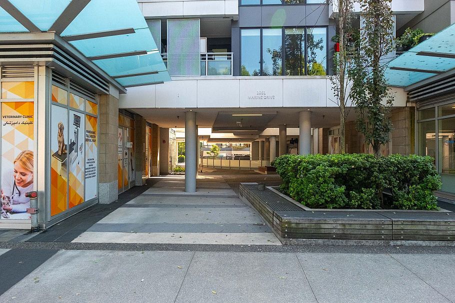 404 1061 Marine Drive North Vancouver, BC - 27
