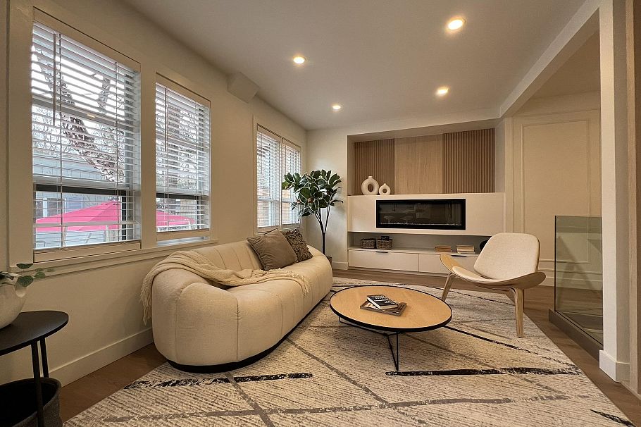 3534 W 17th Avenue Vancouver, BC - 1