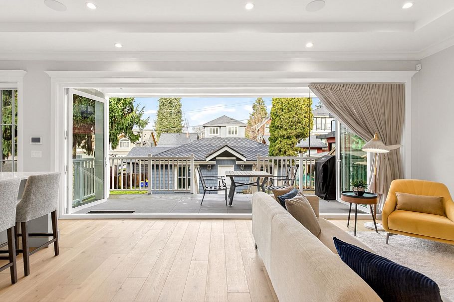 4089 W 19th Avenue Vancouver, BC - 10