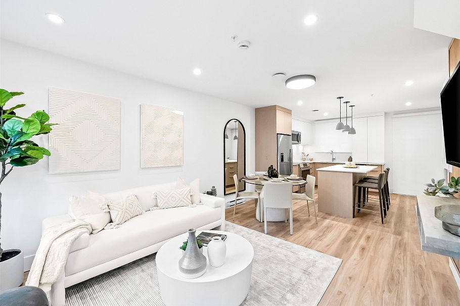 315 2250 E 1st Avenue Vancouver, BC - 3