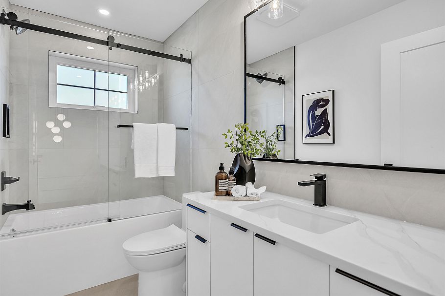 3526 E Lakewood Street Vancouver, BC - 22