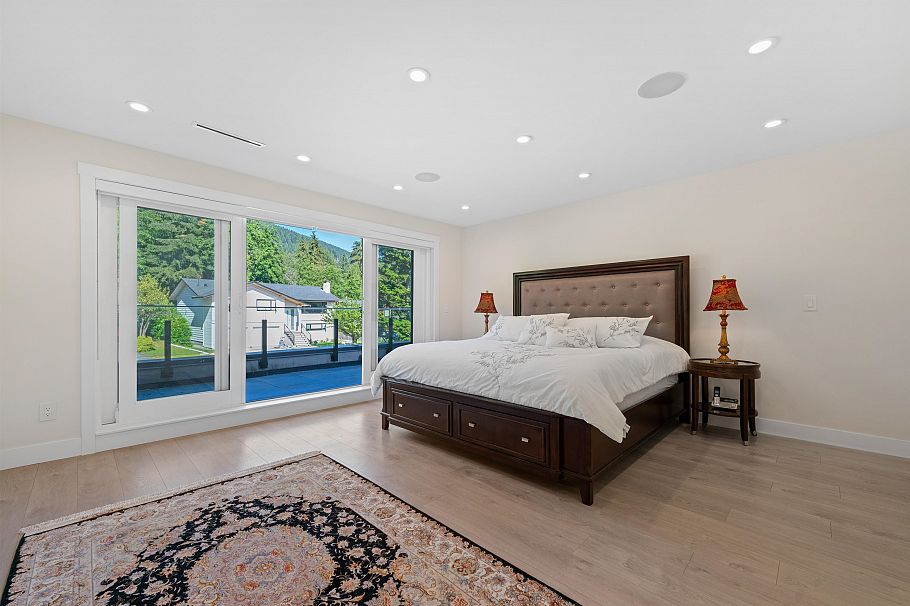 5199 Cliffridge Avenue North Vancouver, BC - 30