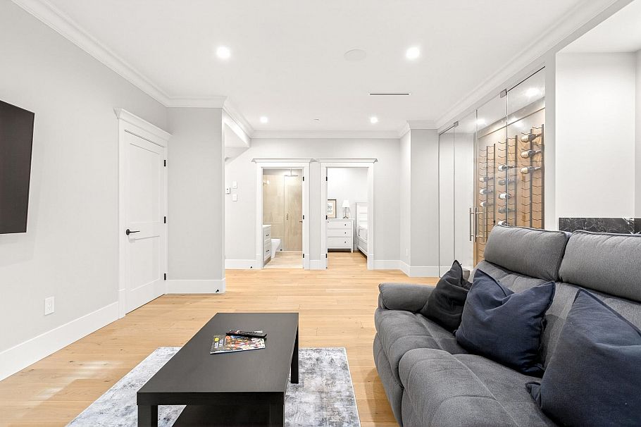 4089 W 19th Avenue Vancouver, BC - 28