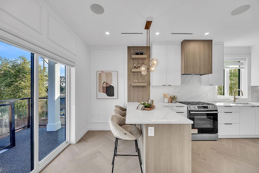 3526 E Lakewood Street Vancouver, BC - 10