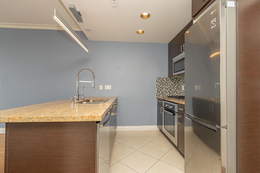 1003 172 Victory Ship Way North Vancouver, BC - 16