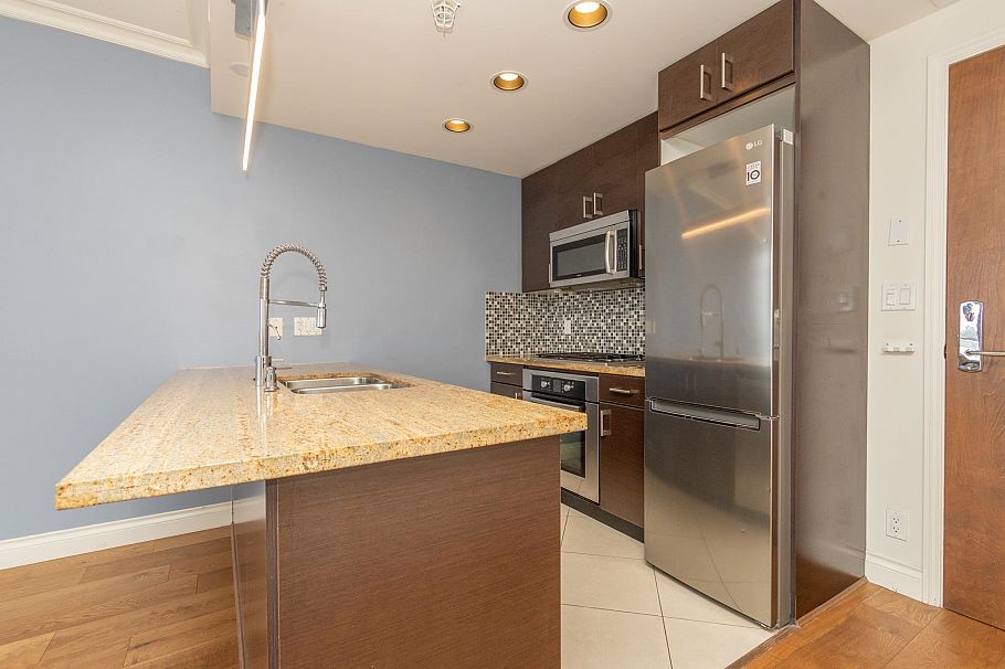 1003 172 Victory Ship Way North Vancouver, BC - 15