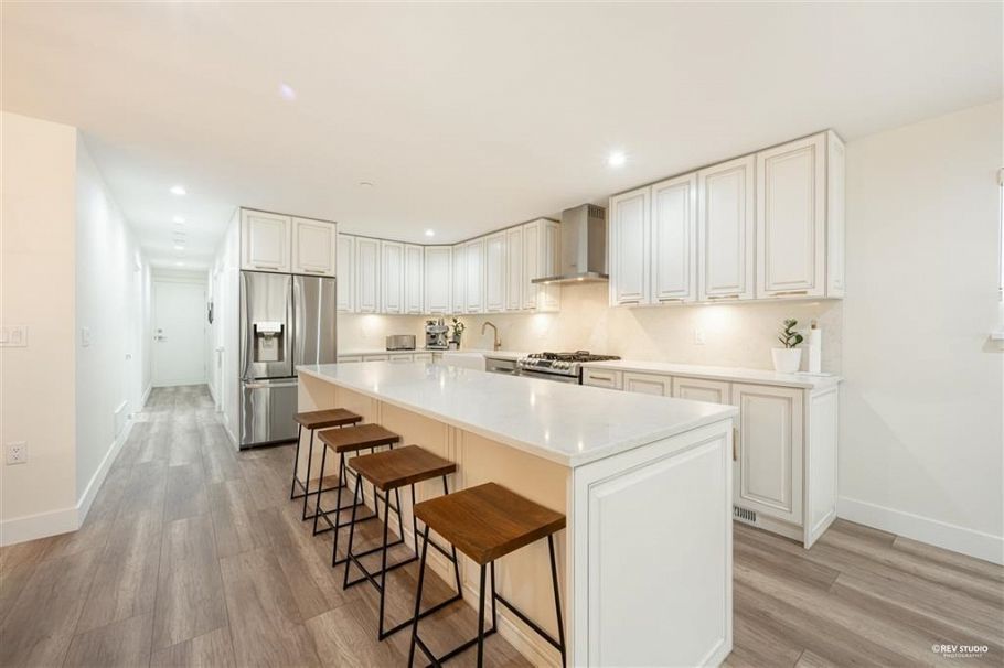 510 W 25th Street North Vancouver, BC - 12