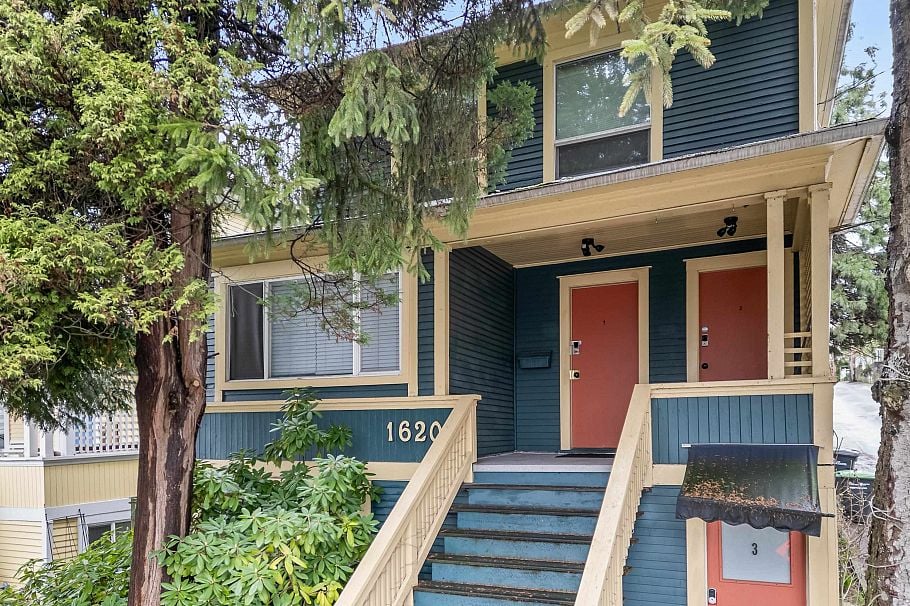 1620 Mclean Drive Vancouver, BC - 1