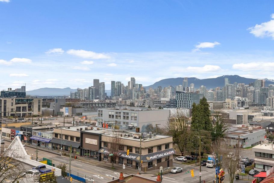 803 238 W Broadway Vancouver, BC - 1