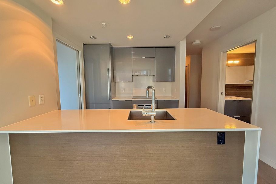 709 161 W Georgia Street Vancouver, BC - 7