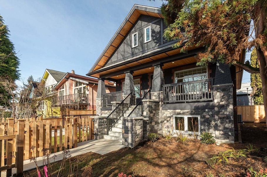 855 E 19th Avenue Vancouver, BC - 19