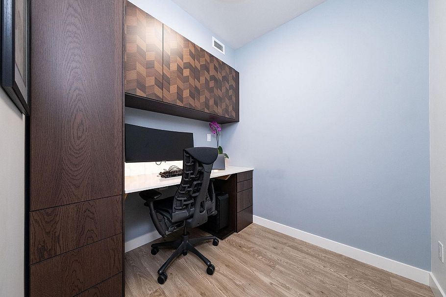 404 1061 Marine Drive North Vancouver, BC - 17