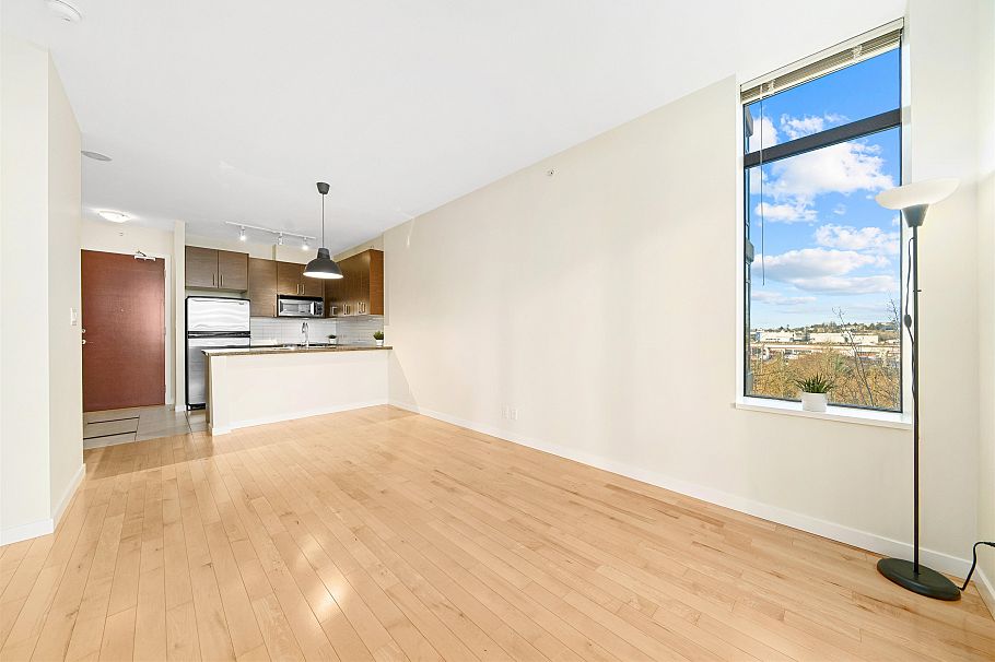 605 2345 Madison Avenue Burnaby, BC - 4