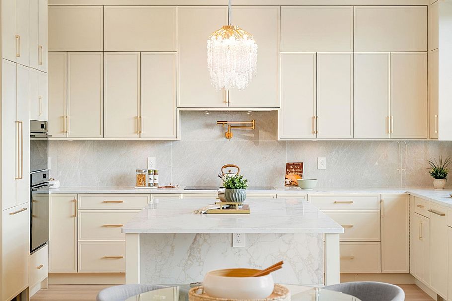 361 E 22nd Street North Vancouver, BC - 9