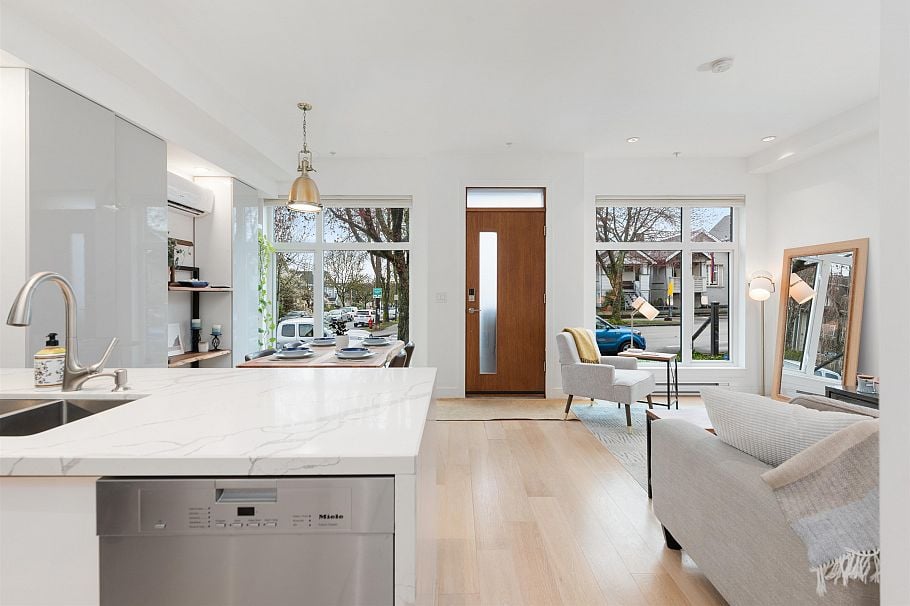 705 Victoria Drive Vancouver, BC - 13