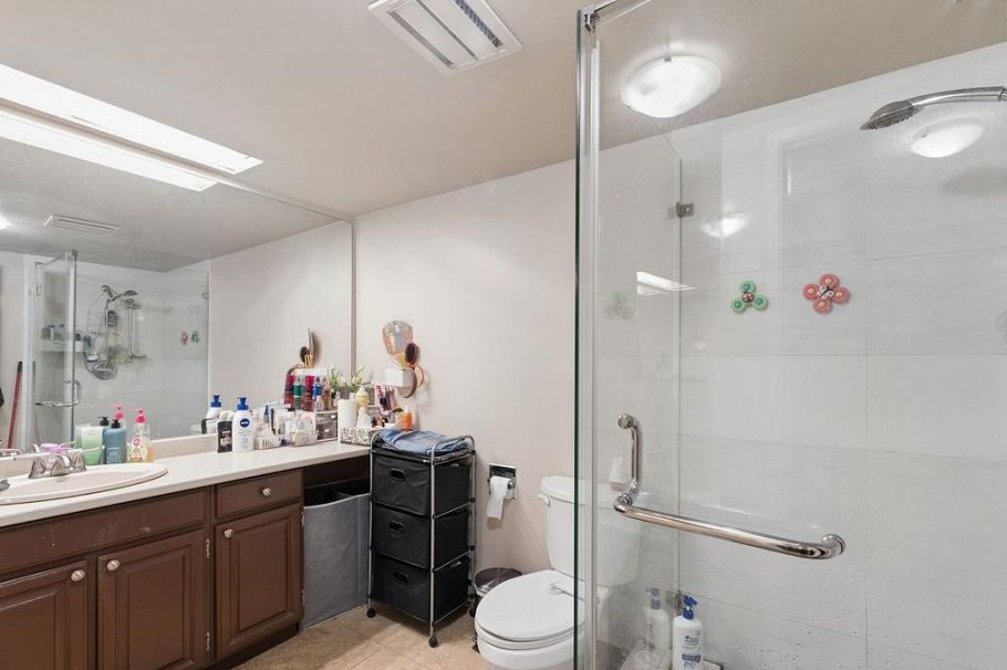 211 444 W 49th Avenue Vancouver, BC - 13