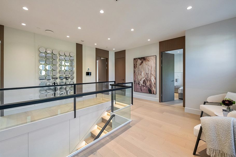 3852 W 50th Avenue Vancouver, BC - 10