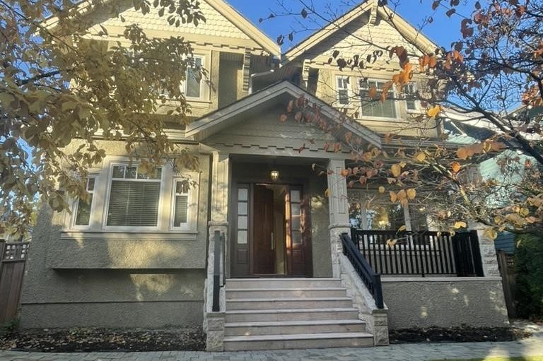 3125 W 38th Avenue Vancouver, BC - 3