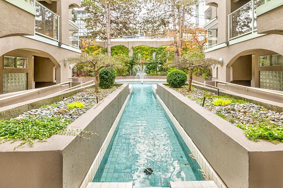 204 1082 W 8th Avenue Vancouver, BC - 5