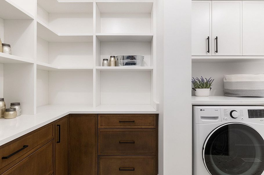 1232 Wellington Drive North Vancouver, BC - 17