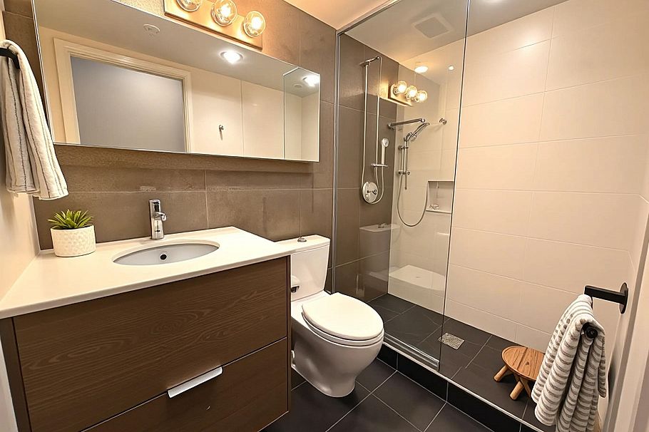 709 161 W Georgia Street Vancouver, BC - 6