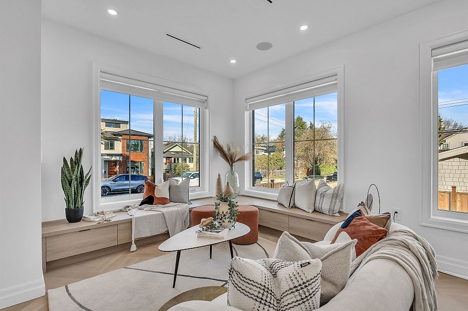 3526 E Lakewood Street Vancouver, BC - 1