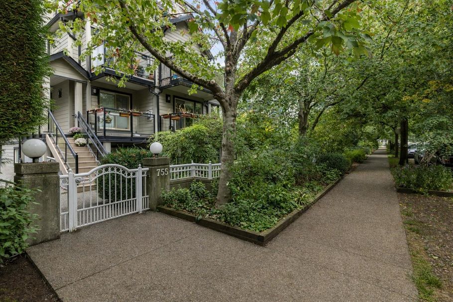 308 755 W 15th Avenue Vancouver, BC - 23