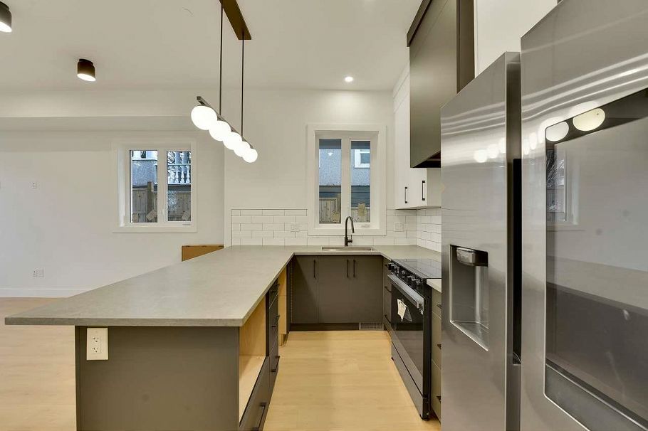 1 1436 E 1st Avenue Vancouver, BC - 3