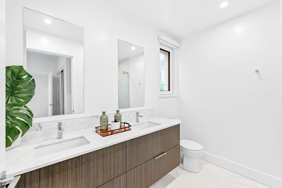 308 2250 E 1st Avenue Vancouver, BC - 4