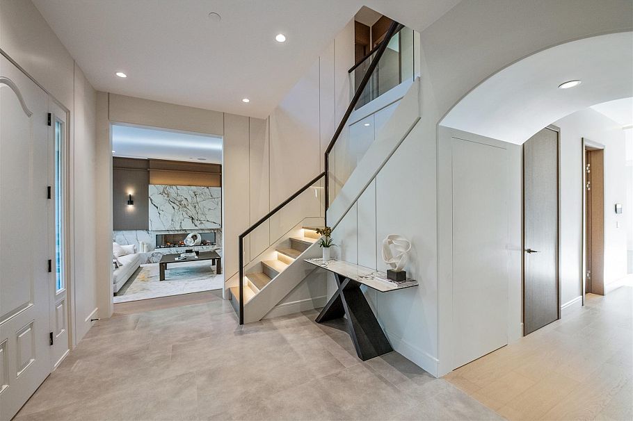 3852 W 50th Avenue Vancouver, BC - 9