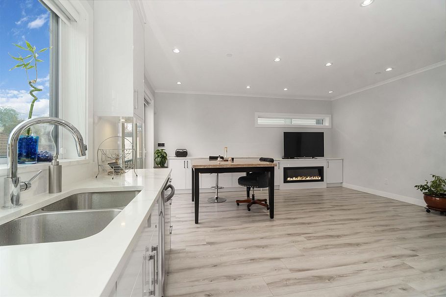 2575 & 2577 Parker Street Vancouver, BC - 22