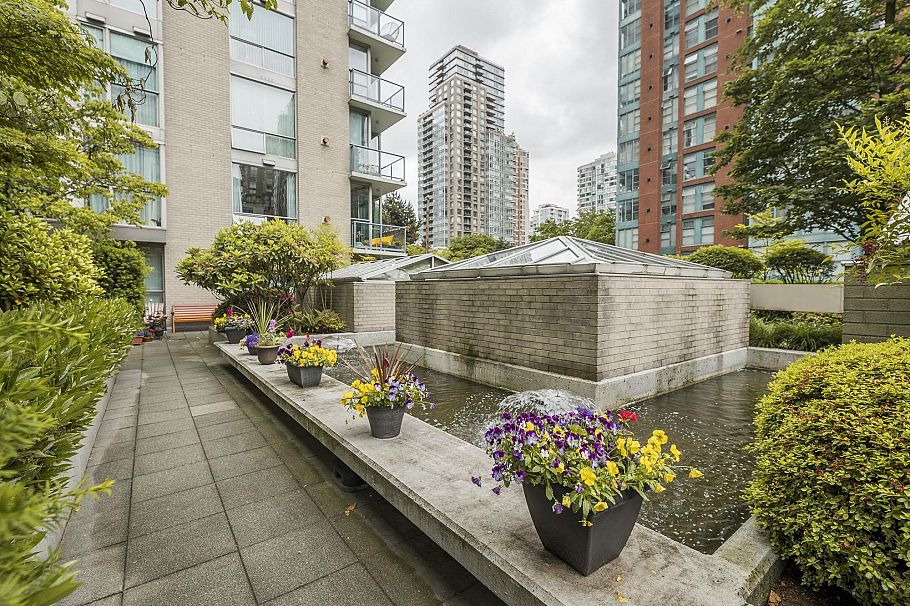 502 928 Richards Street Vancouver, BC - 36
