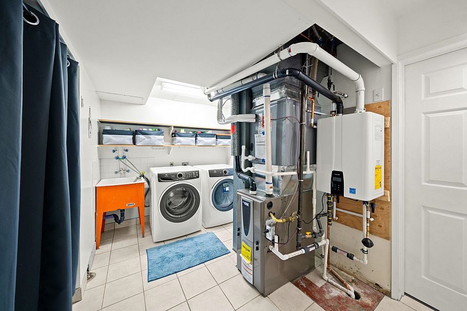 4174 Dollarton Highway North Vancouver, BC - 34