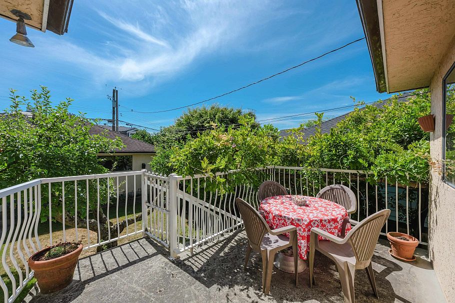 3778 Triumph Street Burnaby, BC - 16