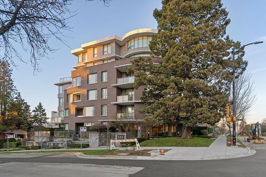 306 505 W 30th Avenue Vancouver, BC - 1