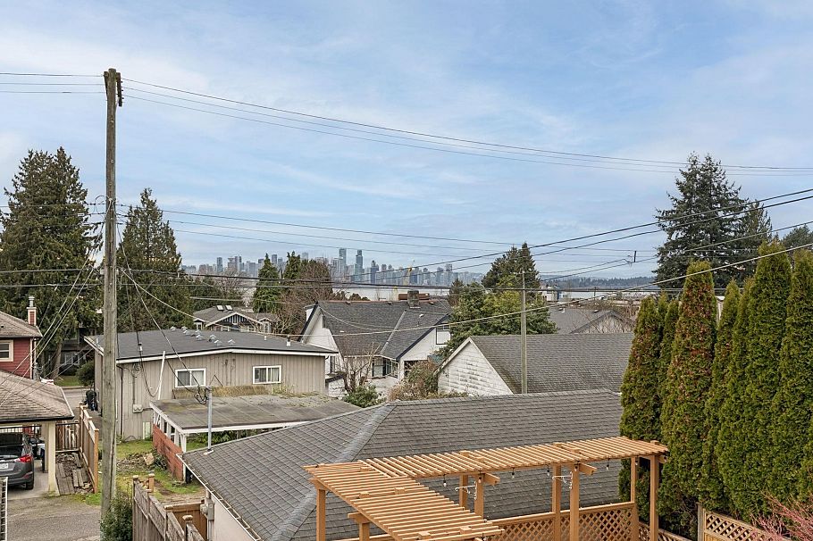 353 E 5th Street North Vancouver, BC - 27