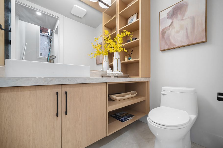 1 5023 Ross Street Vancouver, BC - 5