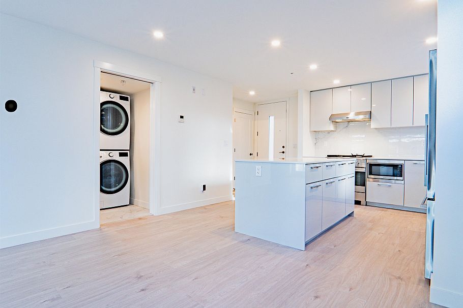 30 10333 River Drive Richmond, BC - 4