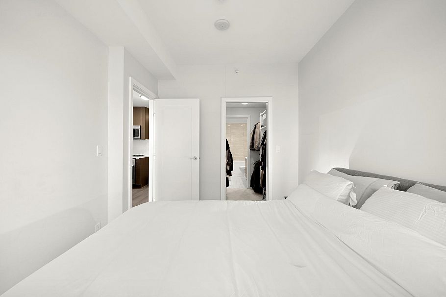 302 3333 Sexsmith Road Richmond, BC - 13