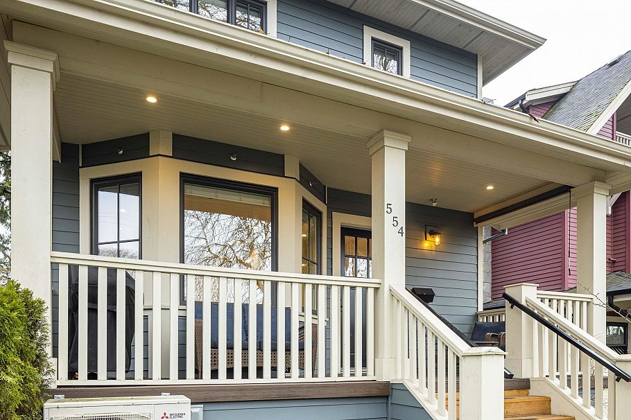 554 E 10th Avenue Vancouver, BC - 3