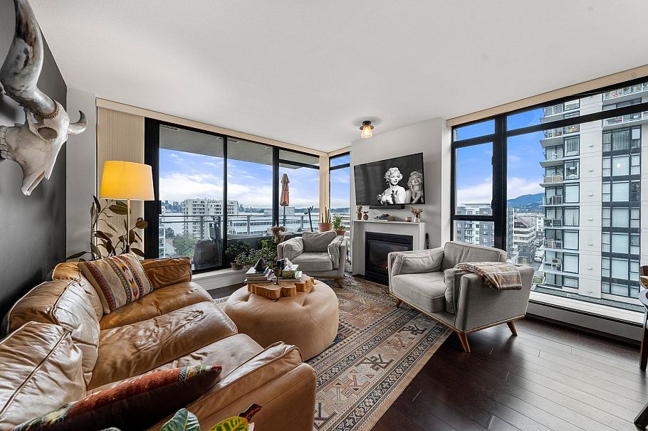 704 155 W 1st Street North Vancouver, BC - 3