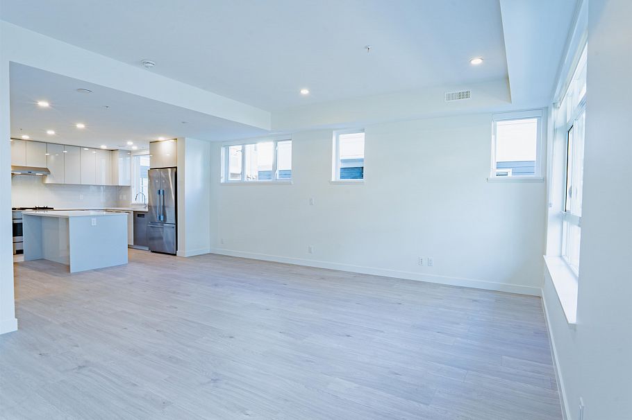 30 10333 River Drive Richmond, BC - 5