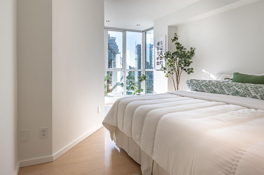 2405 588 Broughton Street Vancouver, BC - 11