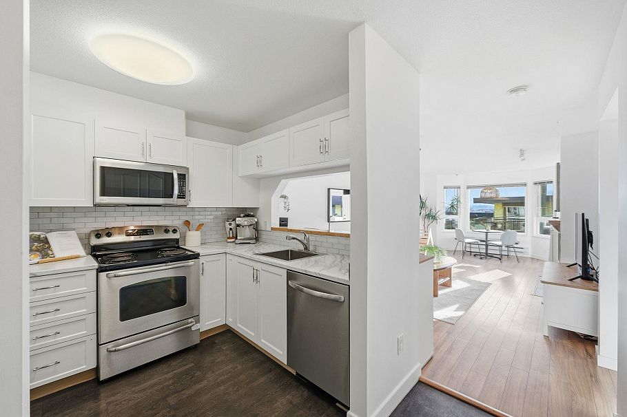 204 315 E 3rd Street North Vancouver, BC - 11