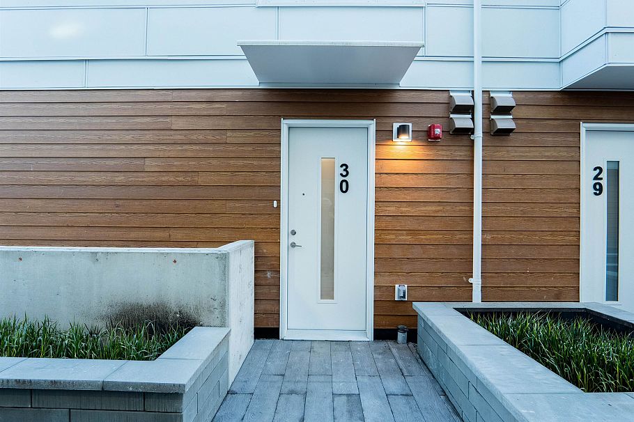 30 10333 River Drive Richmond, BC - 21