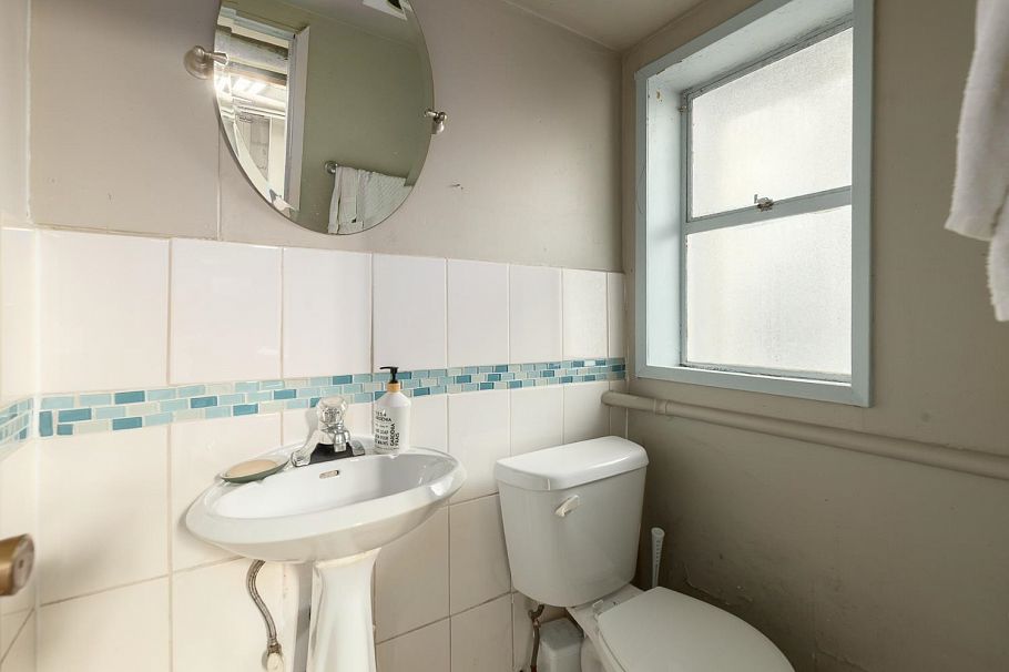 236 W 12th Avenue Vancouver, BC - 19