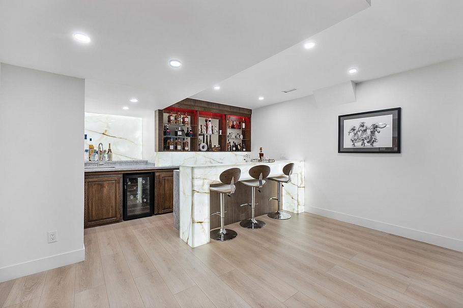 284 Montroyal Boulevard North Vancouver, BC - 21